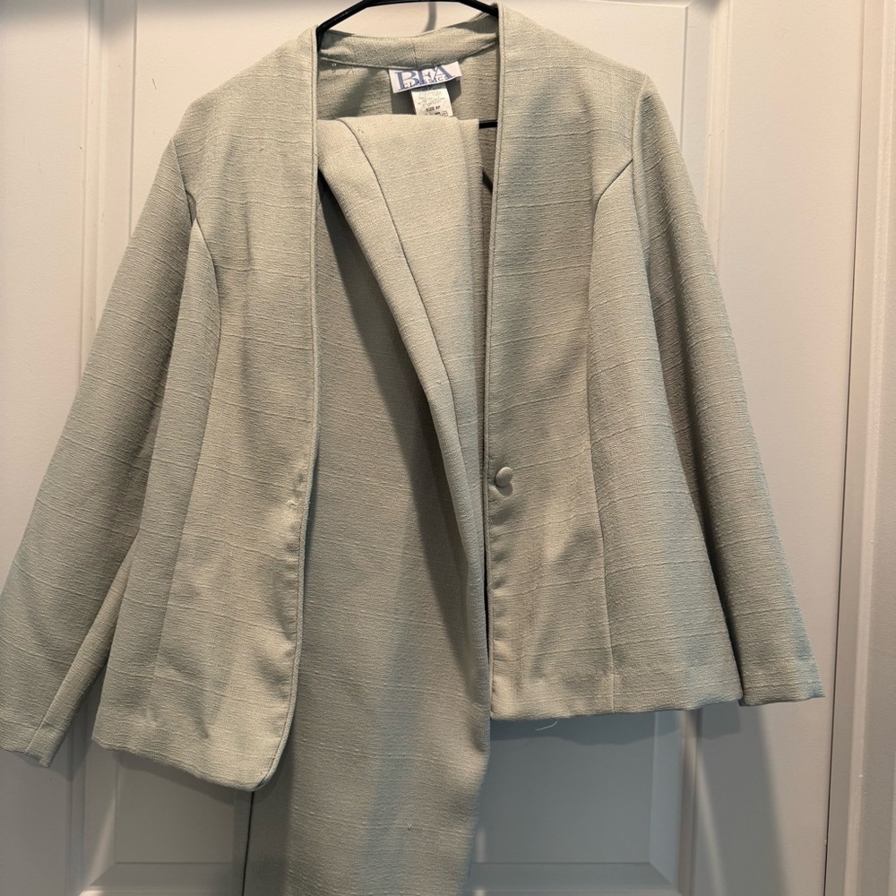 Women's Light Sage Jacket and Pant Set